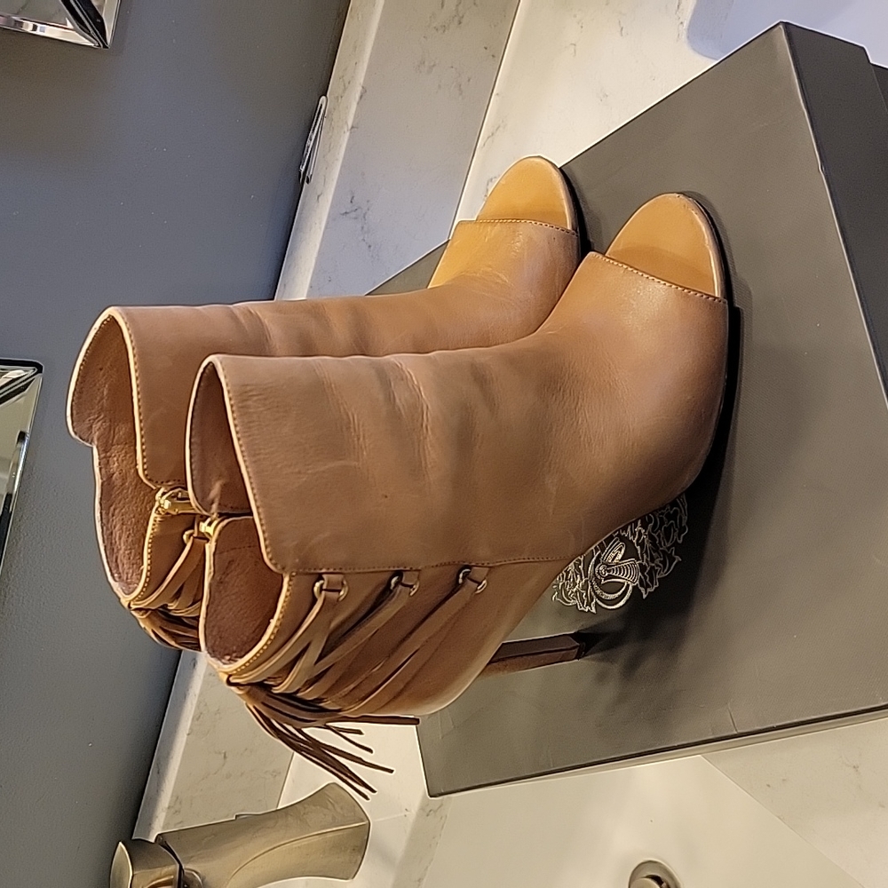 Gorgeous open toe booties with TASSELS!